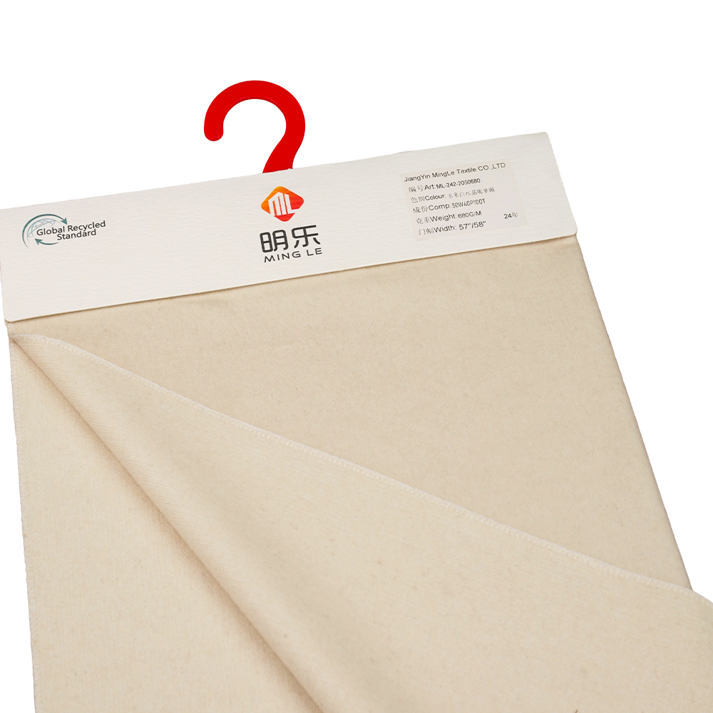 50% wełna, 40% poliester, 10% inne włókno, 680 g/m, beżowy, jednostronna powłoka z wełny kryształowej, ML-242-2050680