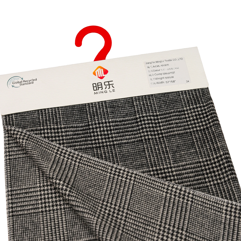 50% wełna, 40% poliester, 10% inne włókno, 560 g/m, czarny + jasnoszary, tkanina wełniana z jednostronną powłoką w kratę, ML-1010015