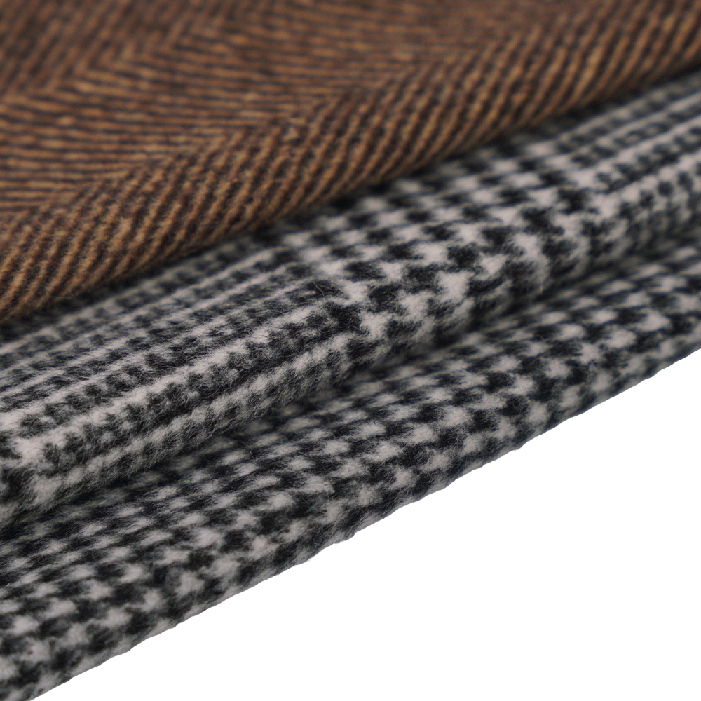 30% wełna, 60% poliester, 10% inne włókno, 610 g/m, czarno-biały, jednostronna tkanina wierzchnia w kratę, ML-20001