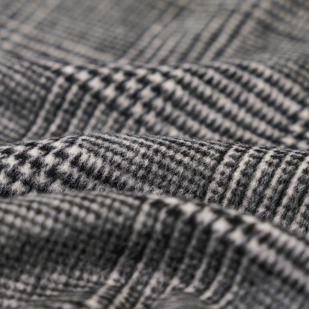 30% wełna, 60% poliester, 10% inne włókno, 610 g/m, czarno-biały, jednostronna tkanina wierzchnia w kratę, ML-20001