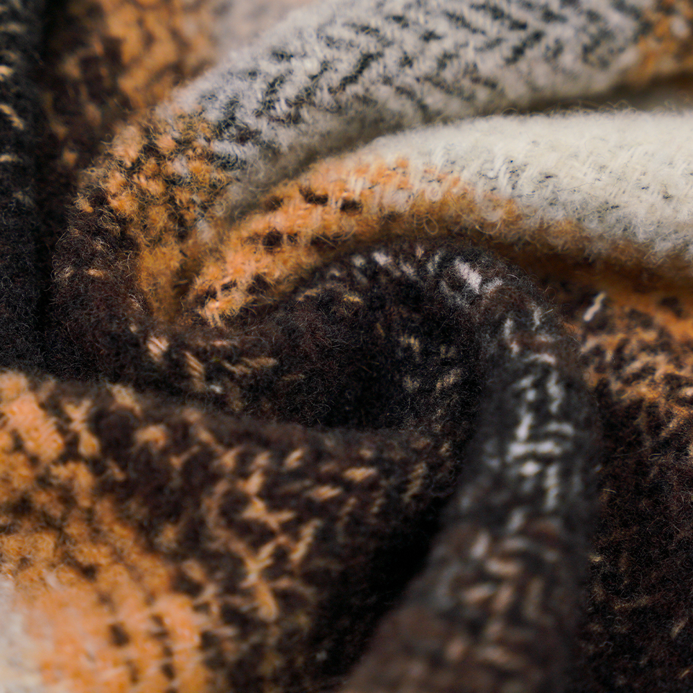 40% wełna, 60% poliester, 540g/m, czarno-biały, okrągły tweedowy materiał, ML-8021071